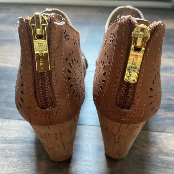 BCBG Nude Leather Wedges - Picture 3 of 7